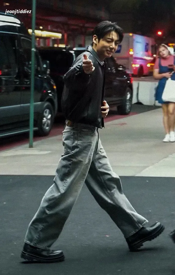 Jungkook Dominates NYFW as Calvin Klein’s Global Ambassador!