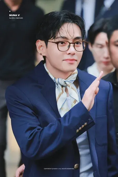 Kim Taehyung Steals the Spotlight at CELINE’s Printemps 2026 Show in Paris