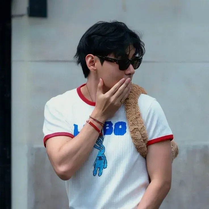 Kim Taehyung Steals the Spotlight at CELINE’s Printemps 2026 Show in Paris