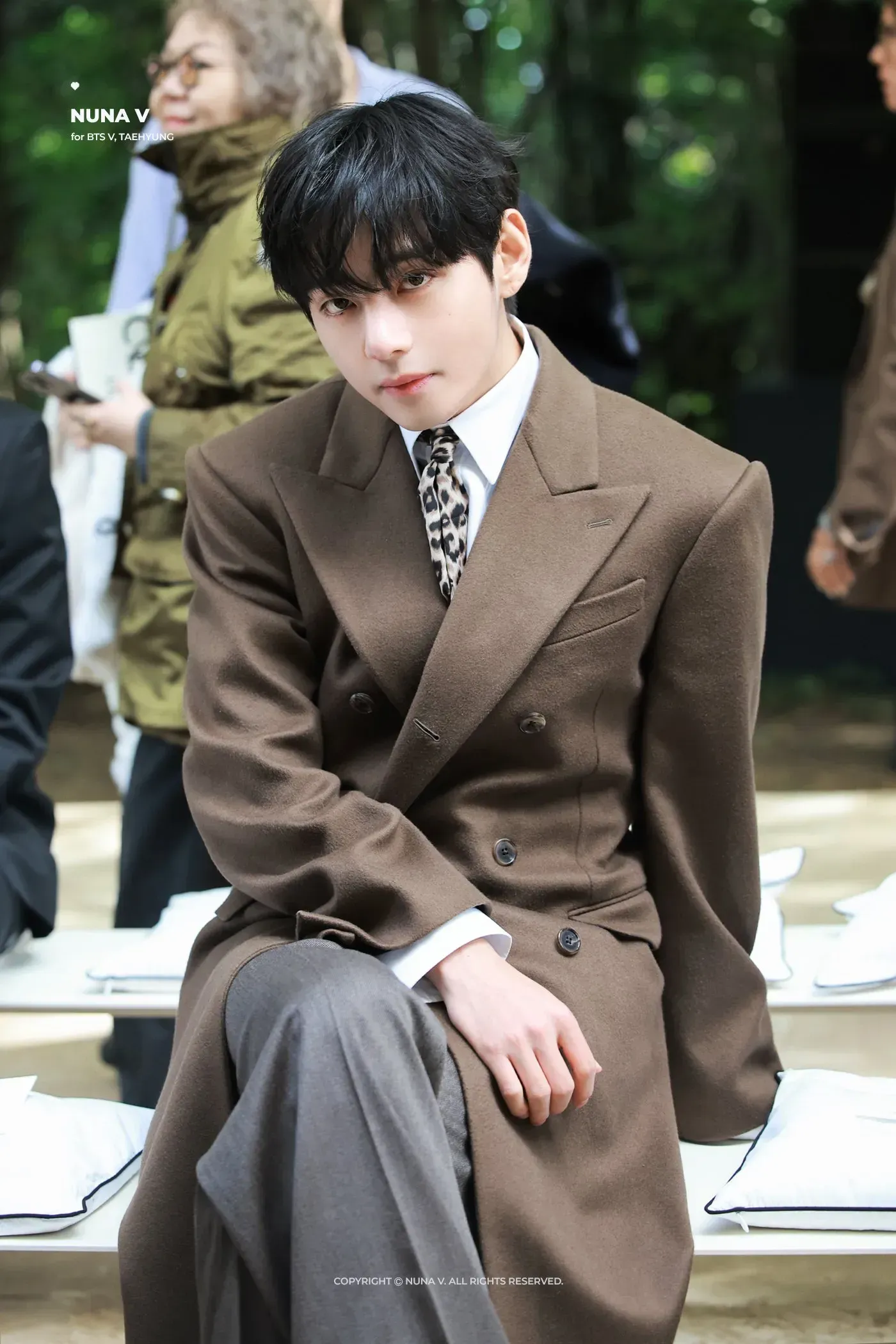 Taehyung Graces Celine Été 2026 Runway in Paris