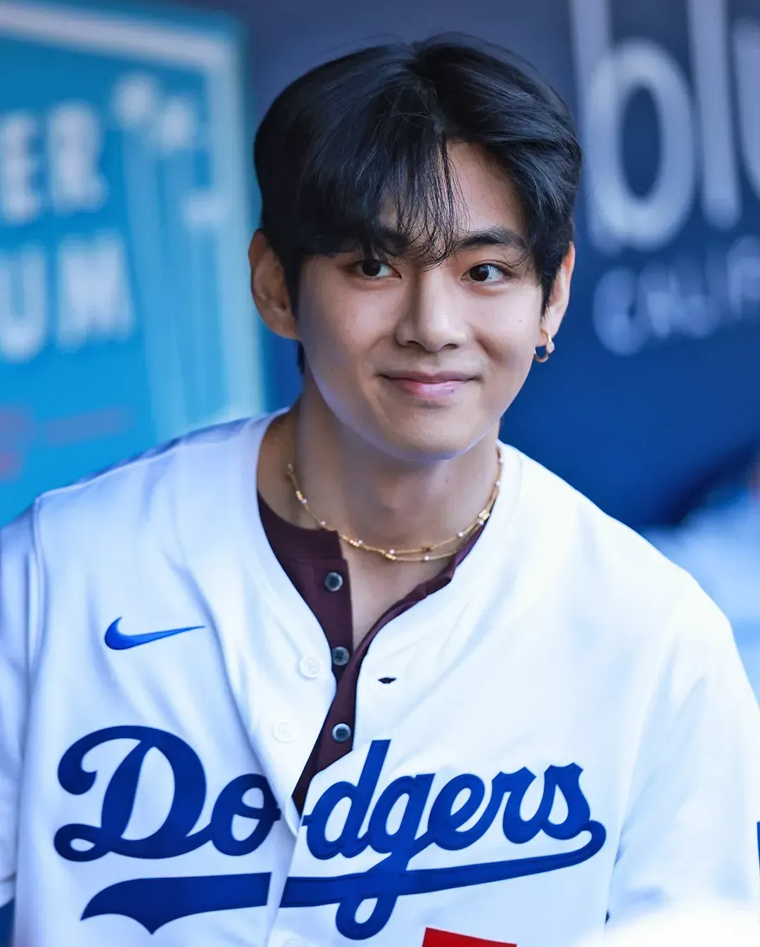 Taehyung throwing the First Pitch at the Dodgers game! 